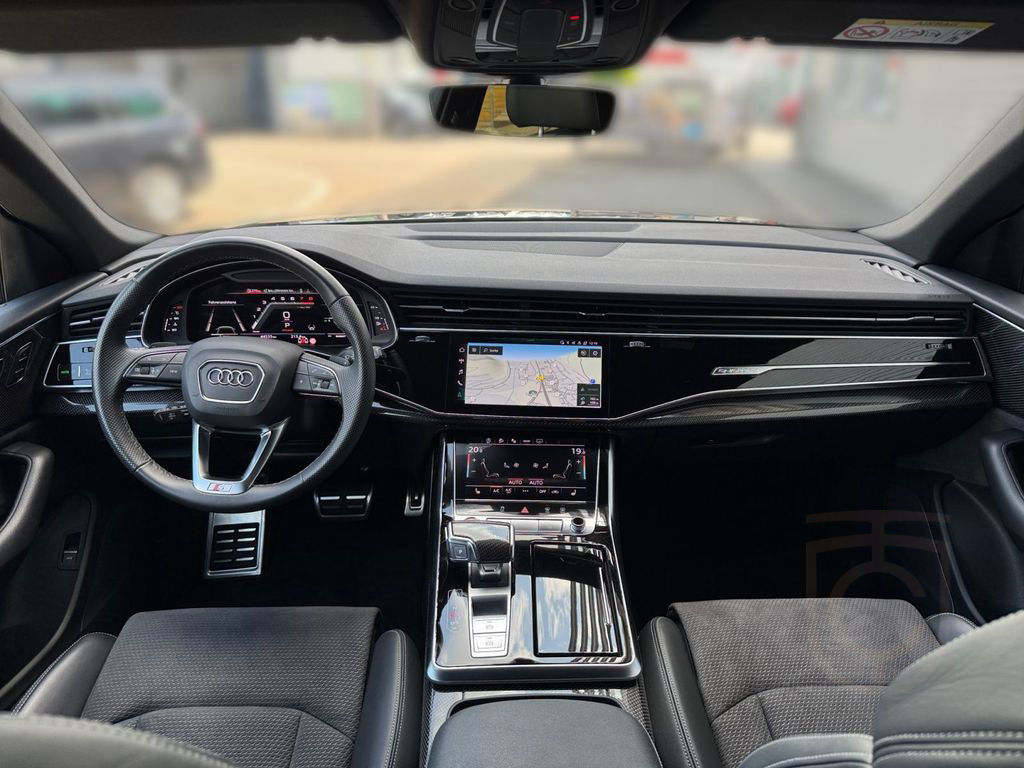 Audi SQ8 TFSI competition plus quattro AHK MATRIX