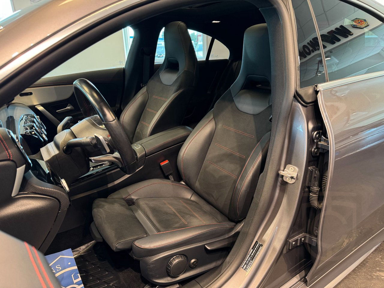 Mercedes-Benz CLA 250 e AMG Pano Burmester Widescreen