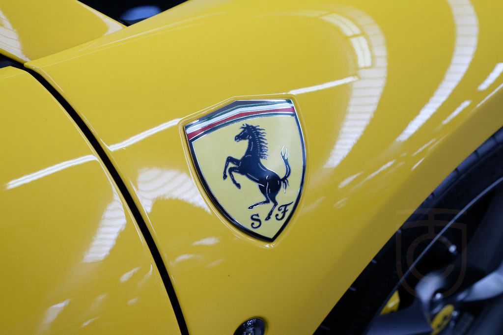 Ferrari F8 Spider/CARBON/LIFT/PASS.DISPL/RACINGSEATS/JBL