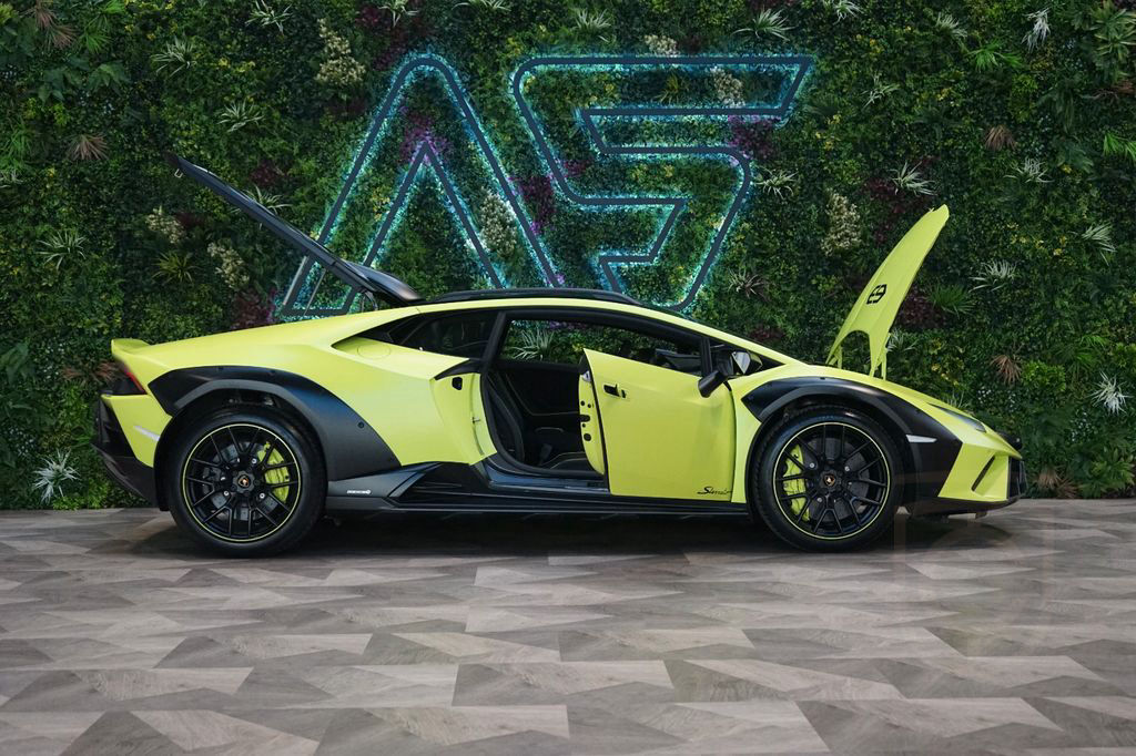 Lamborghini Huracán Sterrato*Ad-PERS*63*MATT*300.826€ NETTO