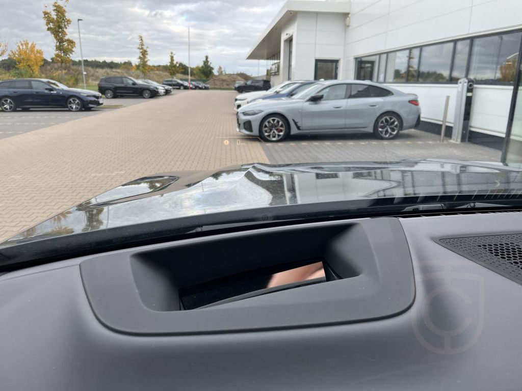 BMW X7 xDrive40i M-Sport AHK Iconic Glow 360°