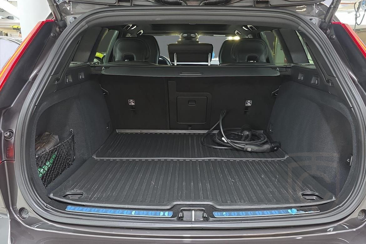 Volvo V60 T8 Ultra Dark