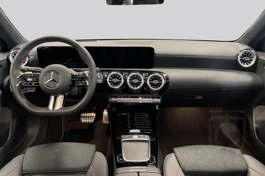 Mercedes-Benz A 250 4-Matic AMG Night Panorama Premium Plus