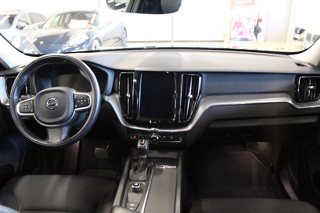 Volvo XC60 T5 AWD Momentum KAMPANJ RÄNTA 2,99% Aut VOC Dragkrok Navi 250hk