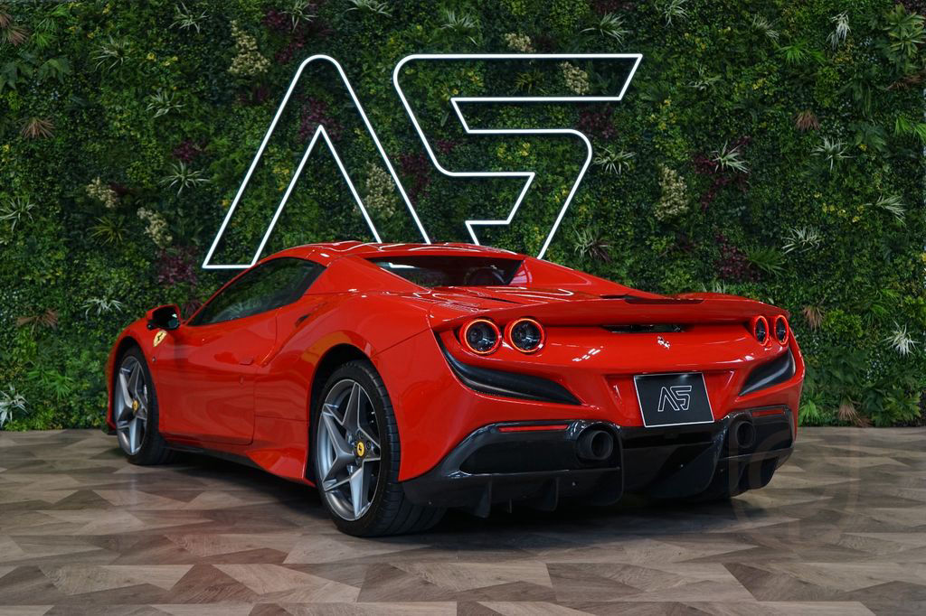 Ferrari F8*SPIDER*LIFT*CARBON*WARRANTY*295.372€ NETTO