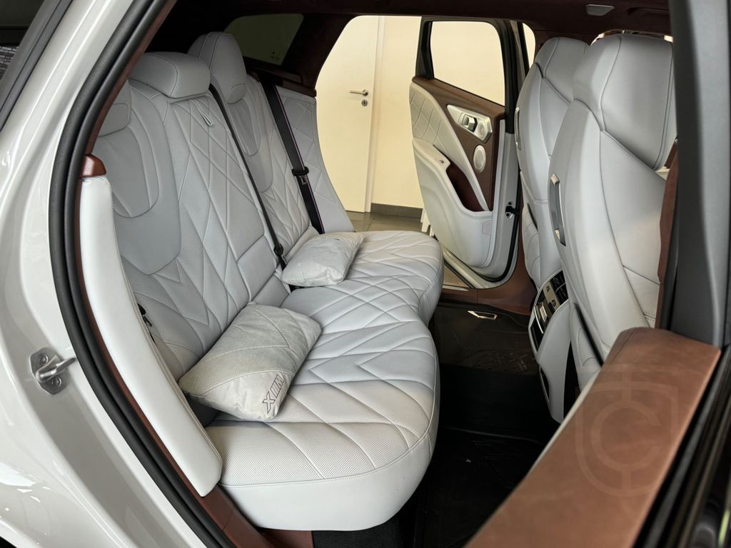 BMW XM Individual Kreide°Leder Merino B&W 23" DAProf