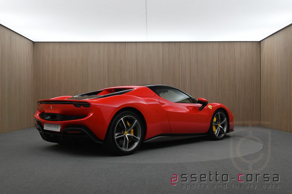 Ferrari 296 GTS*Carbon*Lift*Racing Seats*Neuwertig