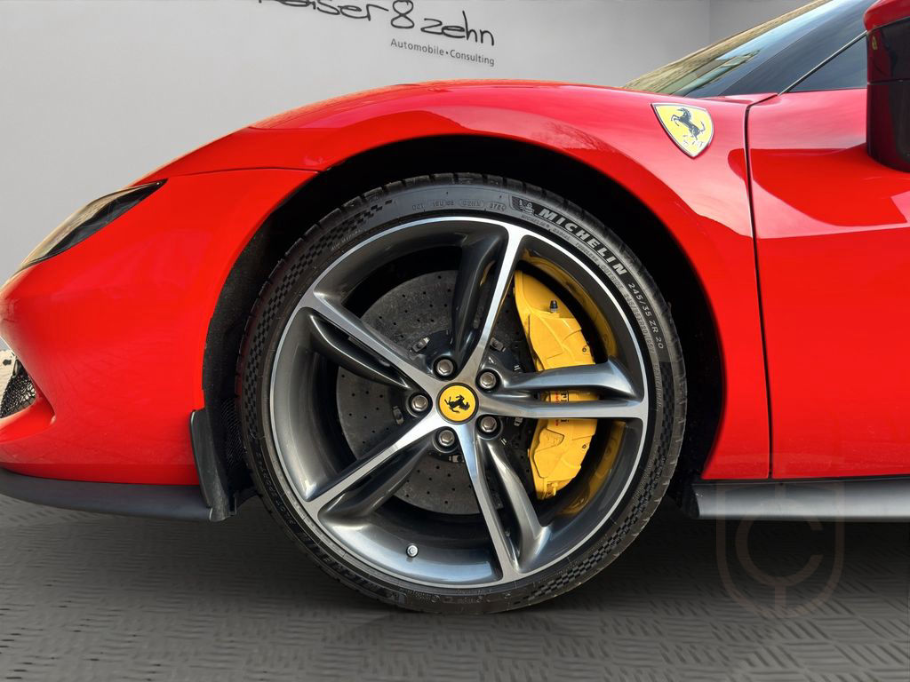Ferrari 296 GTB *Lift* *Racing Sitze*