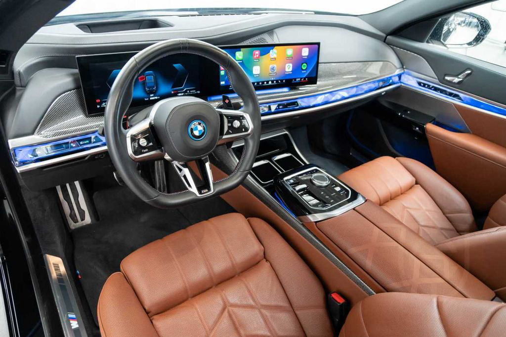 BMW M760 e xDrive M Sport Rear Seat Entertainment Ma