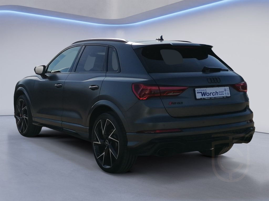Audi RS Q3 S tronic PANO+MATLACK+280VMAX+AHK+KERAMIK