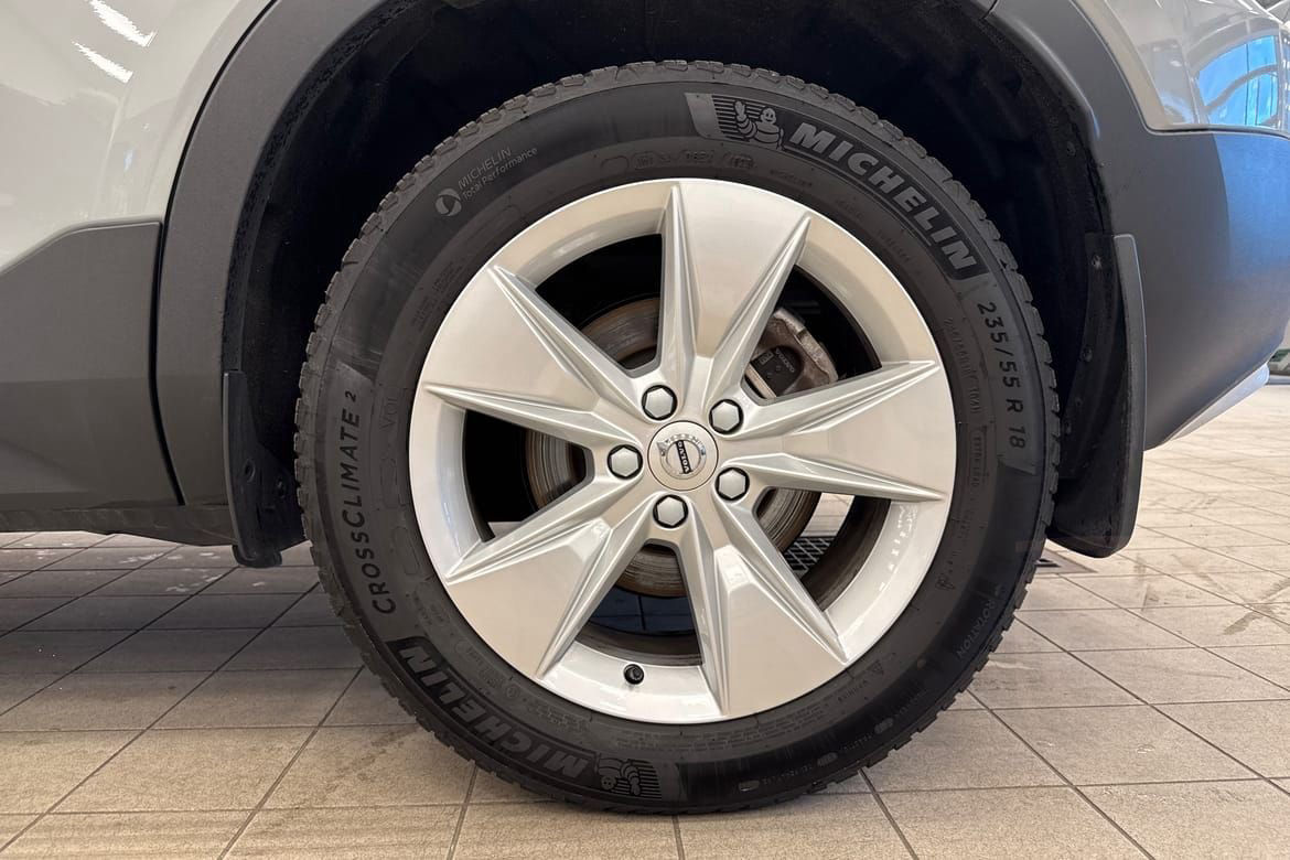 Volvo XC40 B4 FWD Bensin Core