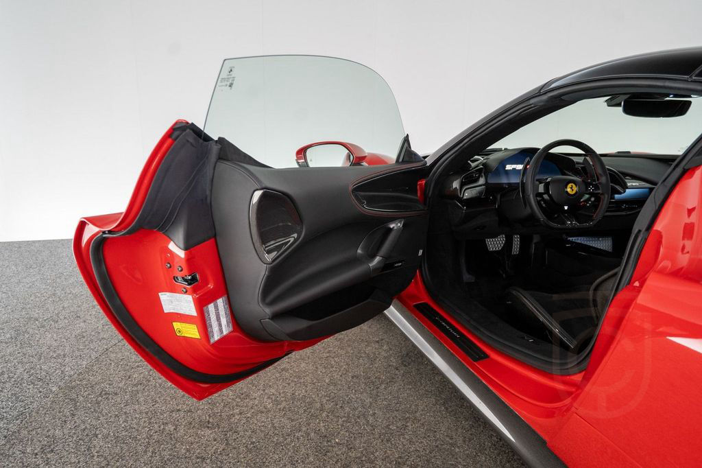 Ferrari SF90 Spider FERRARI SINGEN
