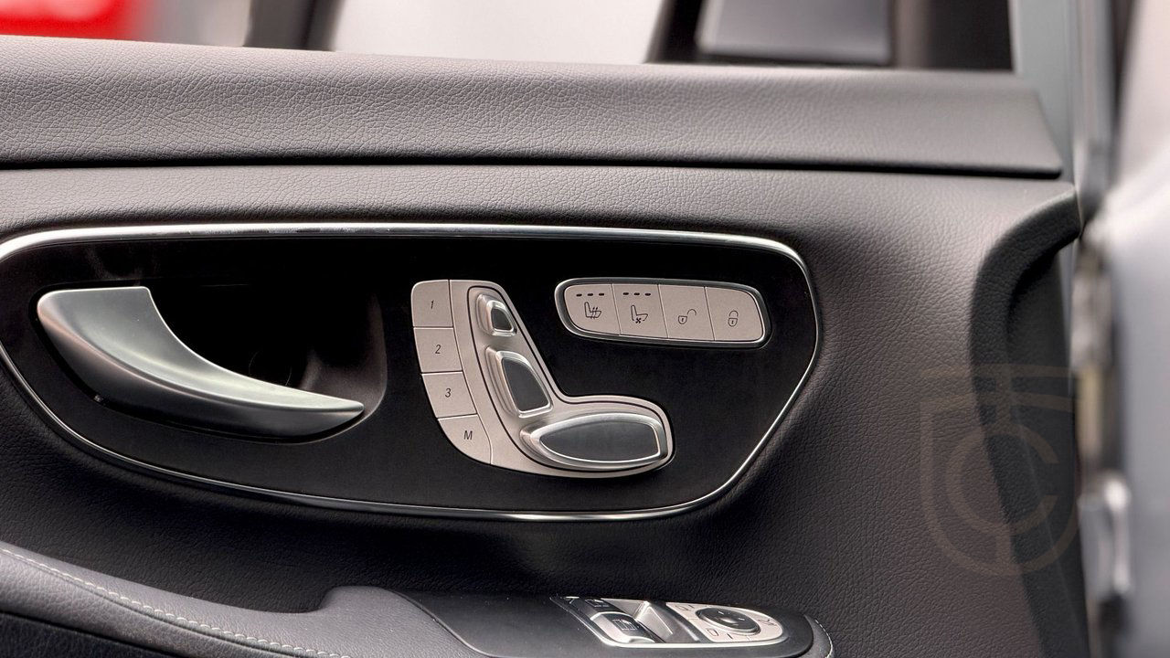 Mercedes-Benz V 300d 4MATIC 3.2t AMG Burmester 360