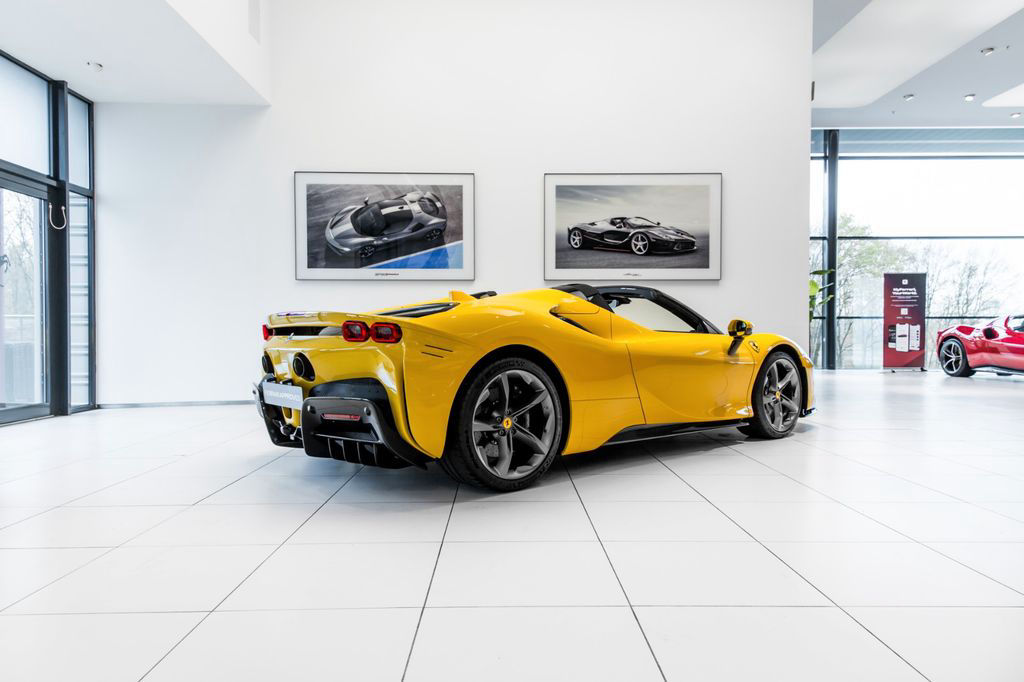 Ferrari SF90 Spider ~Ferrari Munsterhuis~