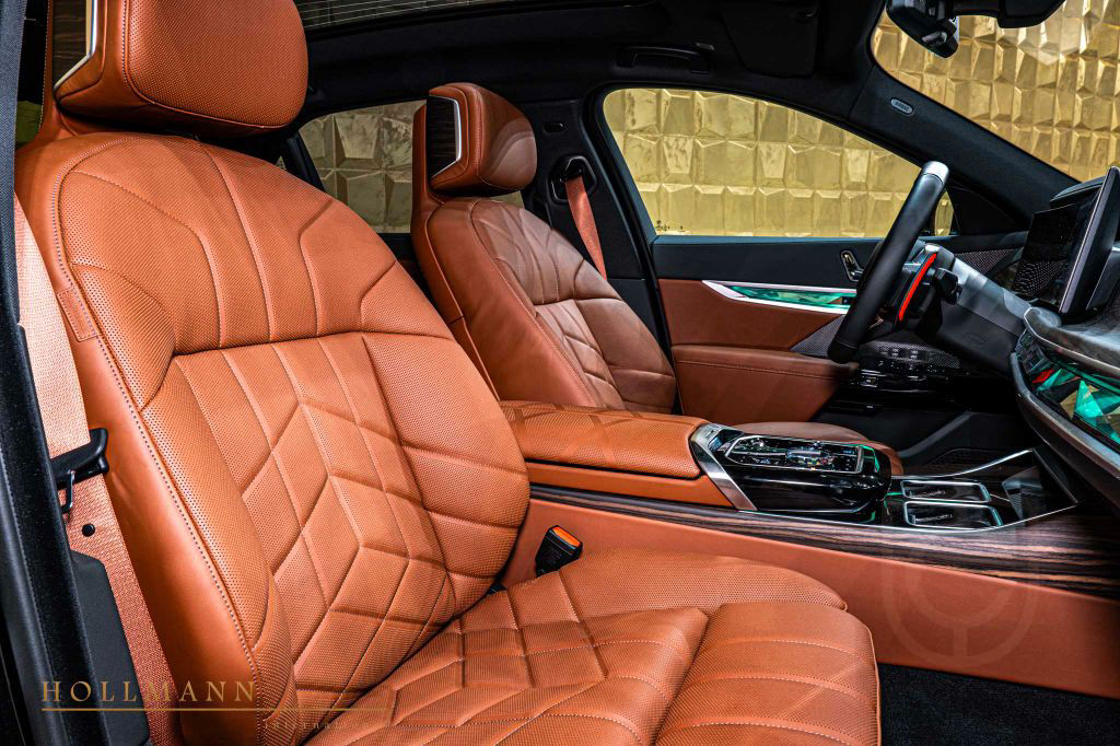 BMW M760e xDrive +SKY LOUNGE+M SPORT BRAKE SYSTEM+