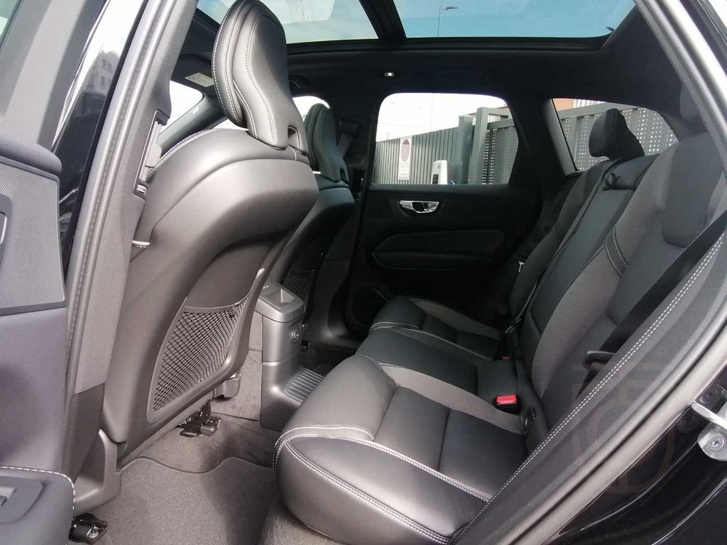 Volvo XC60 T6 AWD Plus Black Edition Recharge