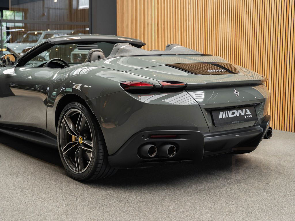 Ferrari Roma Spider Historic Colour Carbon 3.9 V8 Alcant