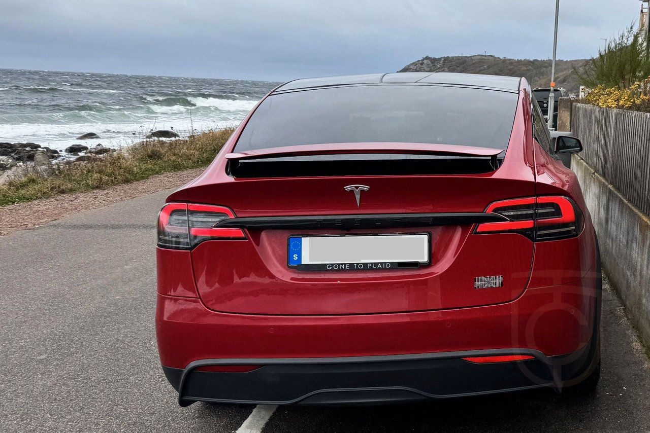 Tesla Model X PLAID