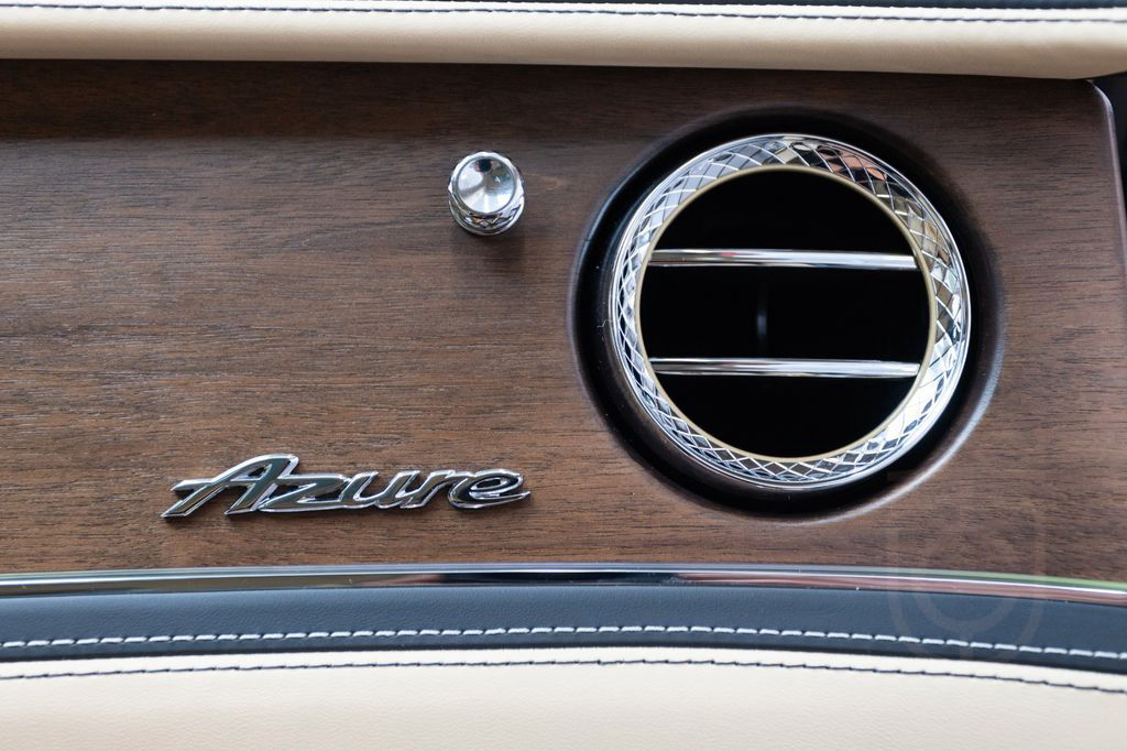 Bentley Flying Spur Azure V8