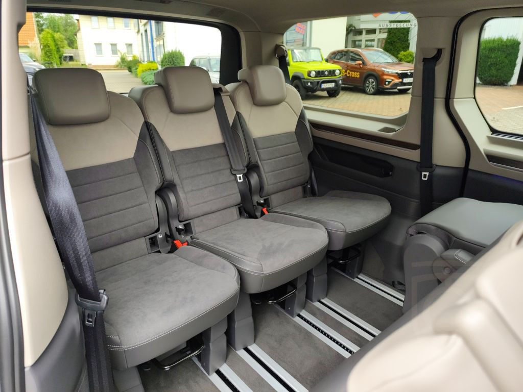 Volkswagen Multivan LÜ DSG Style Sthzg. Pano el.Sitze Navi
