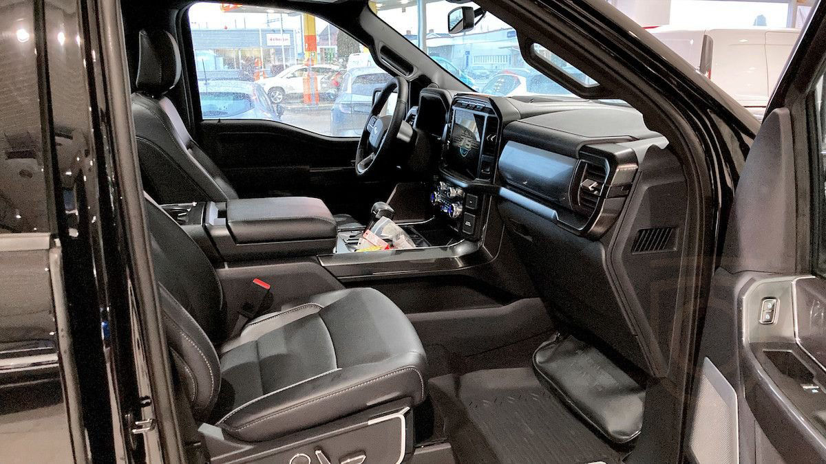 Ford F-150 Black Edition 5.0L