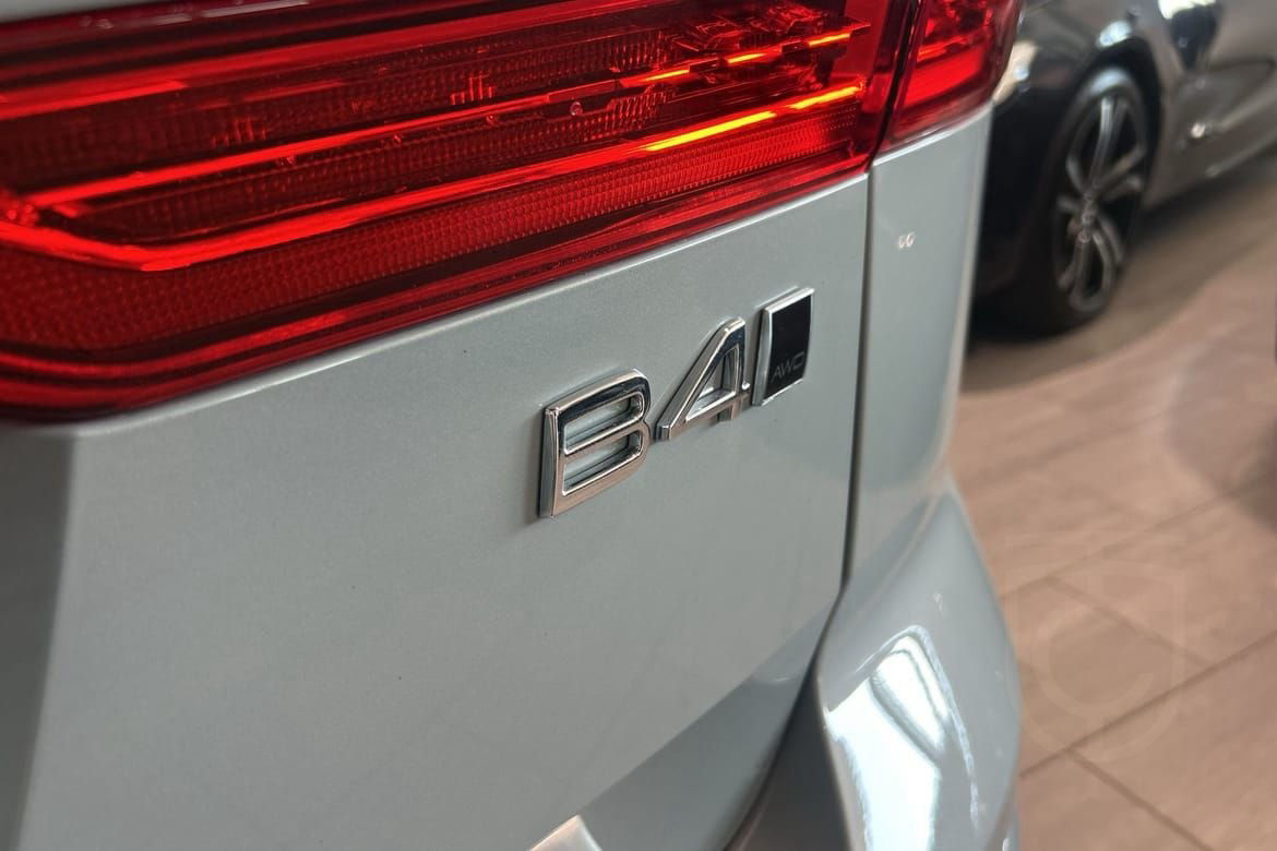 Volvo XC60 B4 AWD Diesel Plus Dark