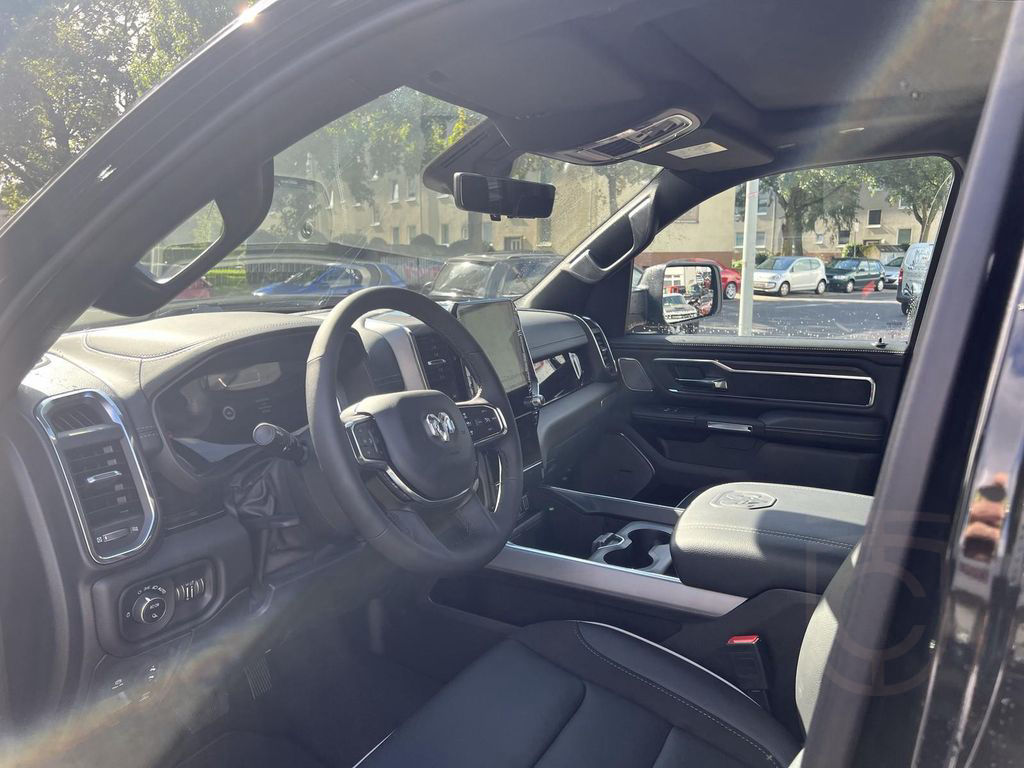 Dodge RAM Laramie Night Premium + 5 Jahre Garantie AHK