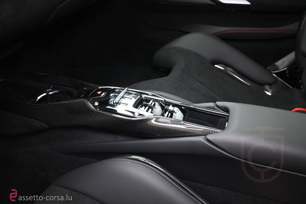 Ferrari 296 GTS*Carbon*Lift*Racing Seats*Neuwertig