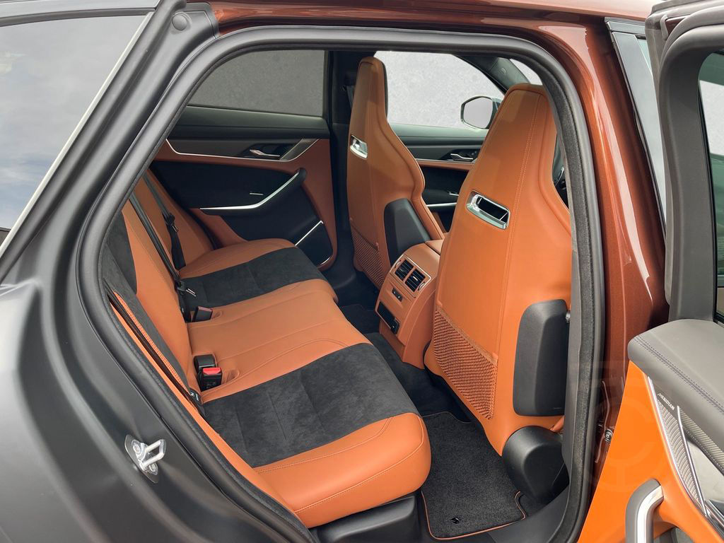 Jaguar F-Pace P550 SVR Spiced Copper Edition AHK ACC SD