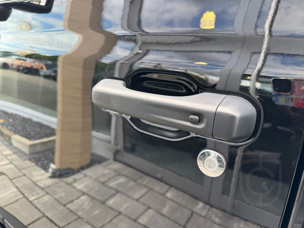 Jeep Wrangler 2.0 Unlim. Sahara Umbau SKY One Touch H