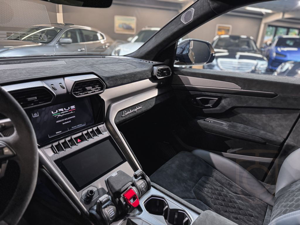 Lamborghini Urus Performante