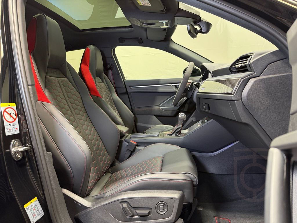 Audi RS Q3 Sportback | MATRIX NAVI PANO LEDER AHK ACC