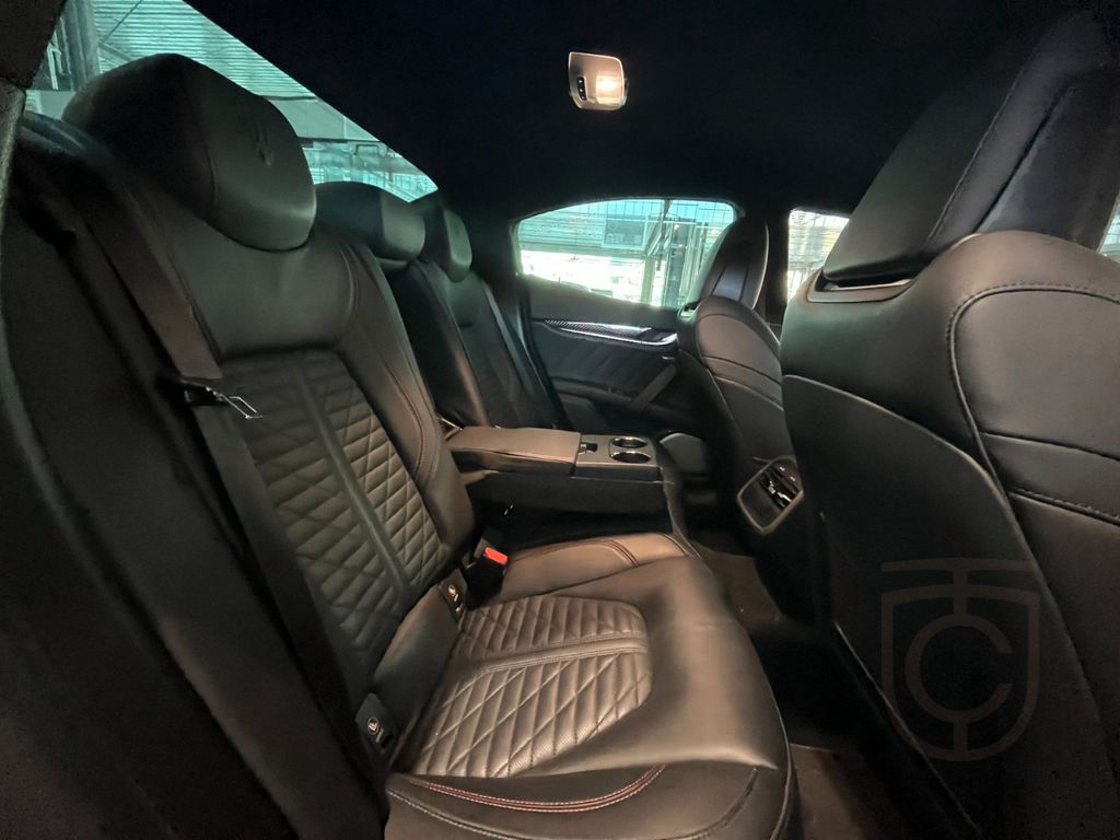 Maserati Ghibli 3.8 V8 Trofeo*B&W*CARBON EXT.*F.ASSIST*