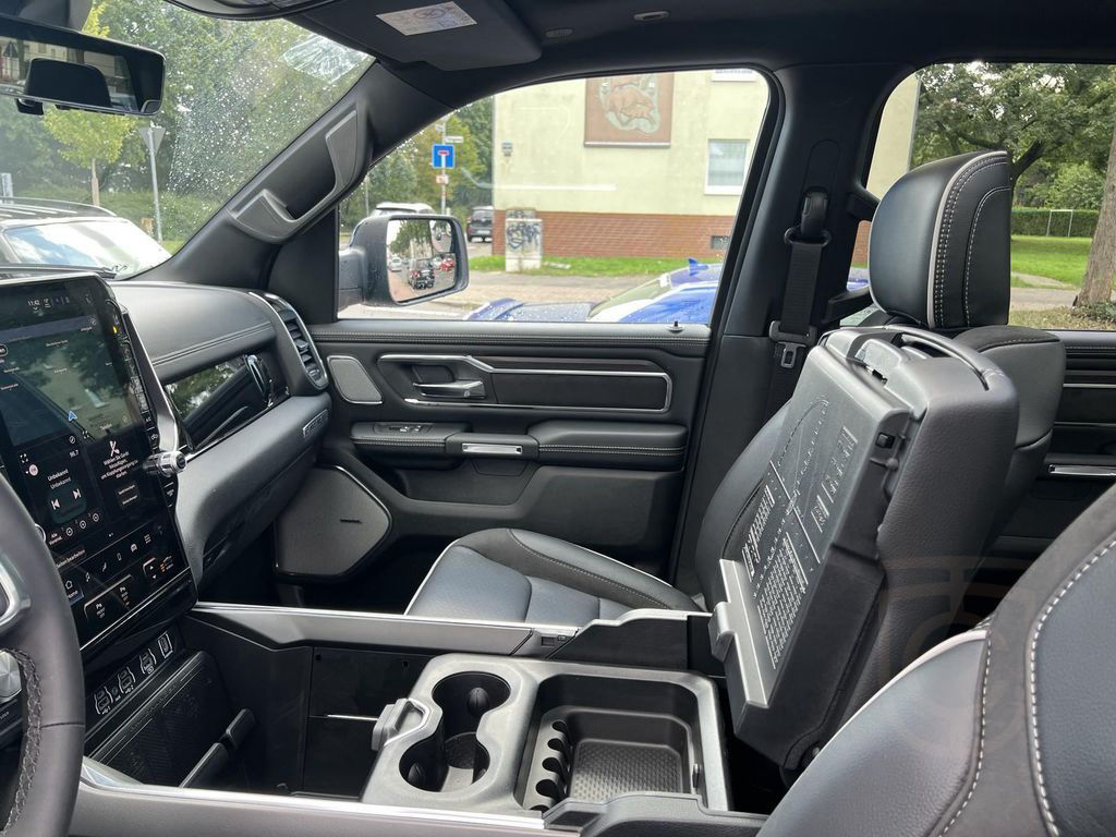 Dodge RAM Laramie Night Premium + 5 Jahre Garantie AHK
