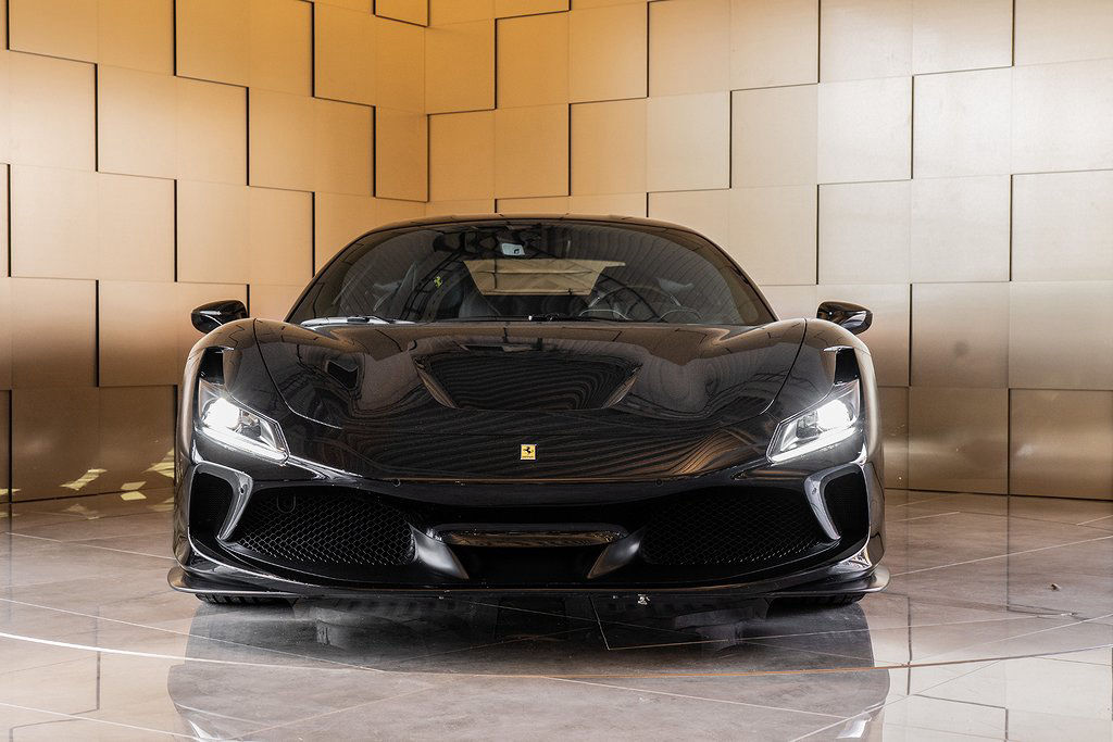 Ferrari F8 Tributo / Svensksåld / Kolfiberstolar / OBS SPEC! /