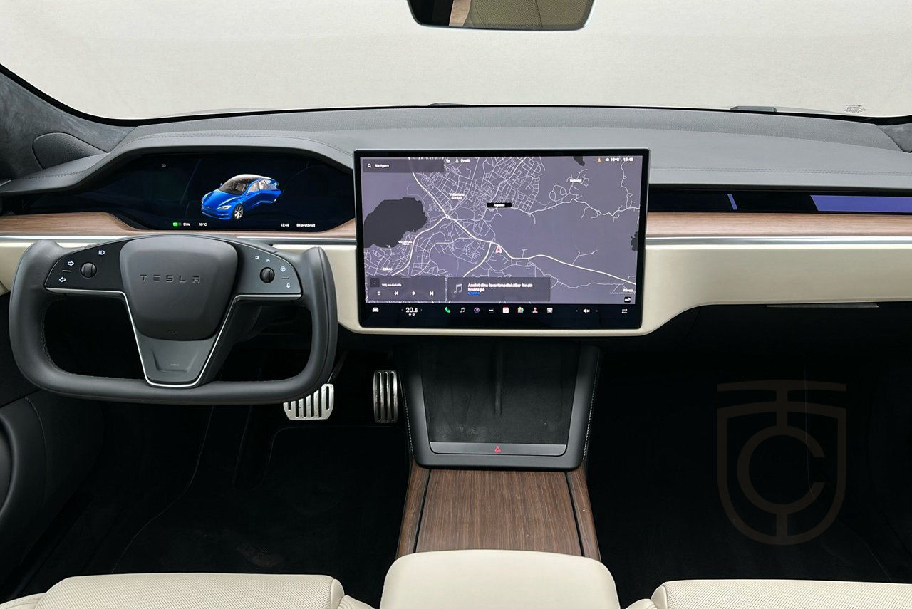 Tesla Model S AWD Yoke
