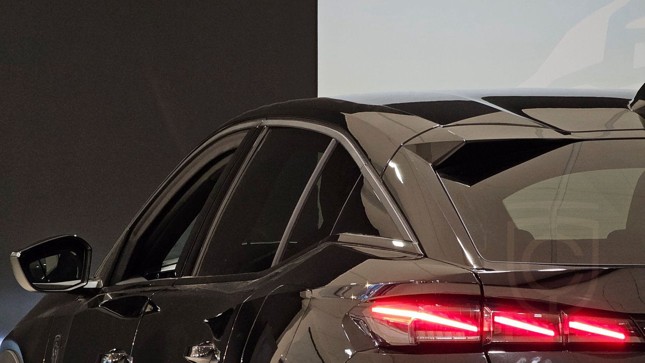 Peugeot 408 GT  Plug-in Hybrid 225
