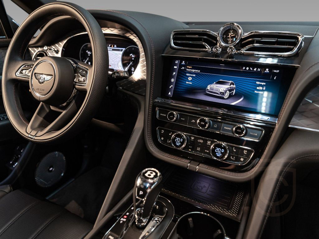 Bentley Bentayga V8 Azure EWB |First Edition|Black Line|