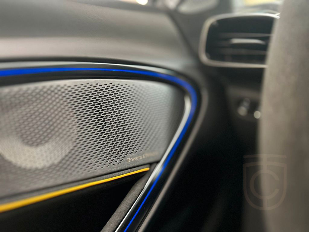 McLaren Artura / Aurora Blue / Full Carbon Fibre