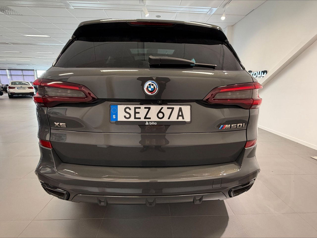 BMW X5 M50i
