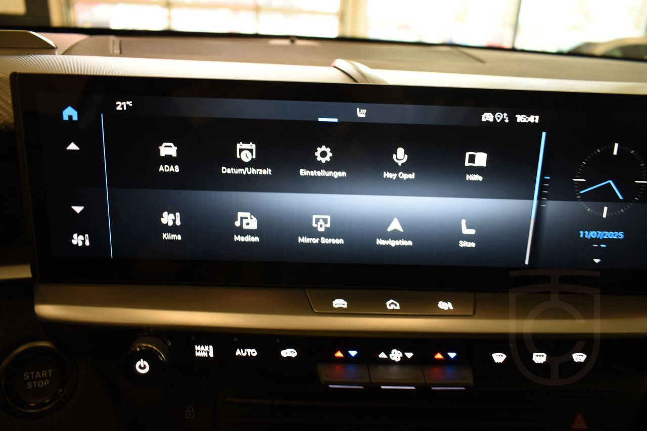 Opel Grandland Ultimate Hybrid Panorama