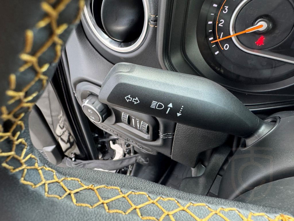Jeep Wrangler 2.0 Unlim. Sahara Umbau Hoch + Breit SK