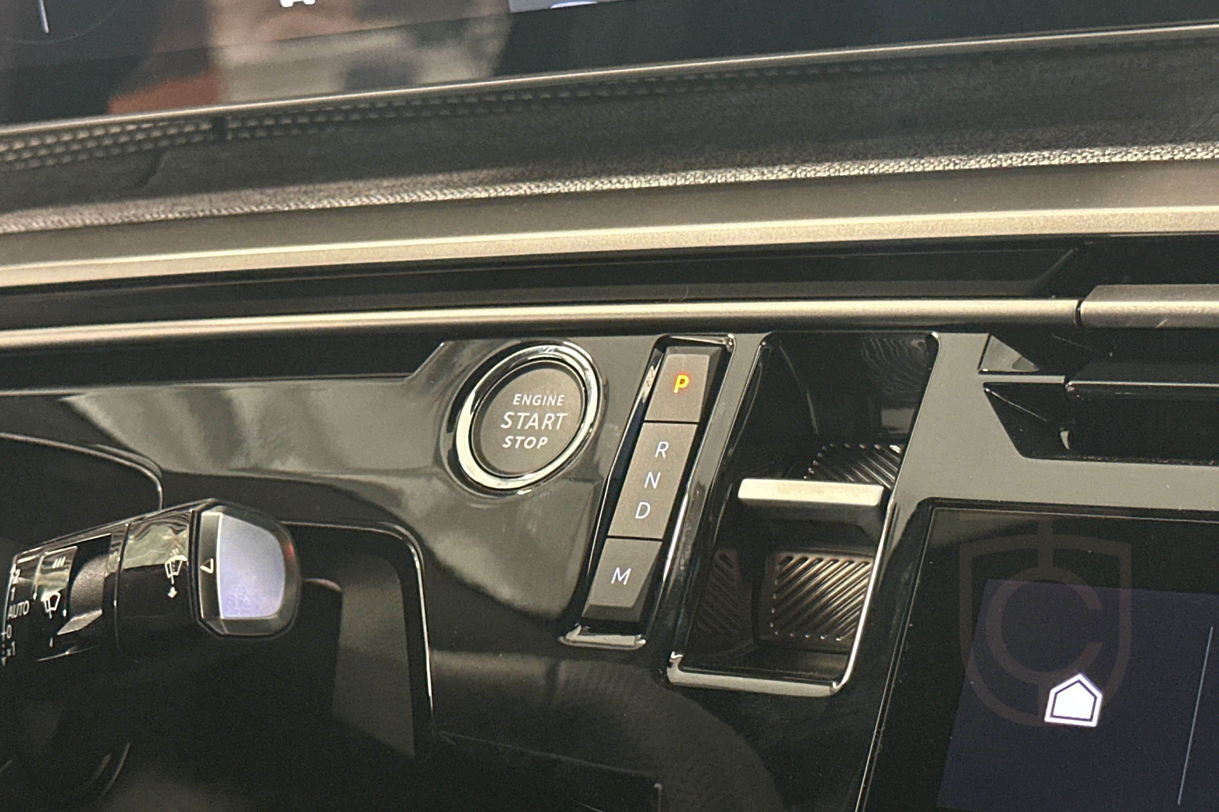 Peugeot 3008 HYBRID 136