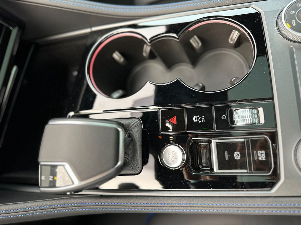 Volkswagen Touareg R eHYBRID+AHK+PANO+DYNAUDIO+SOFTCLOSE