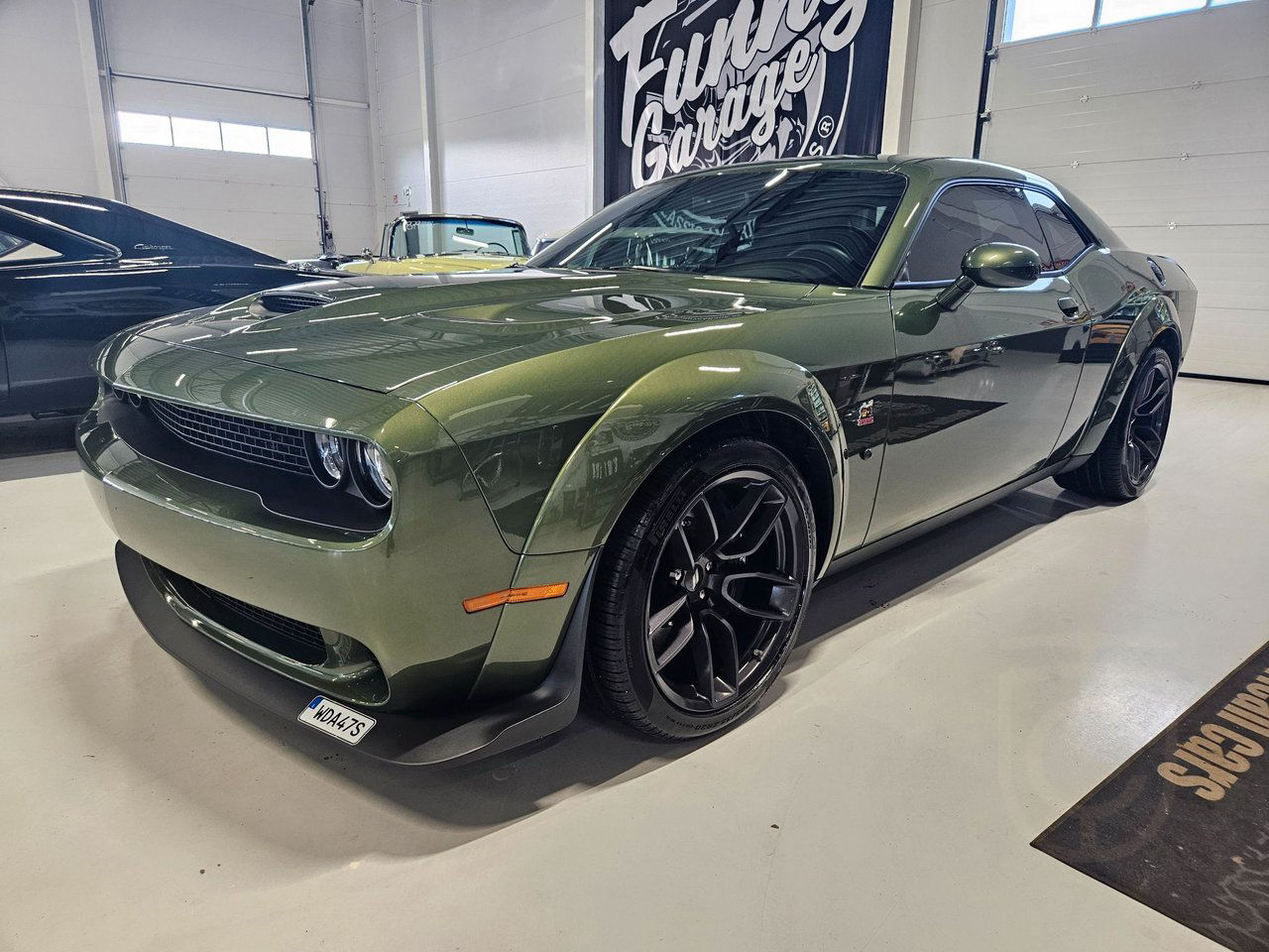 Dodge Challenger 6.4 V8 HEMI