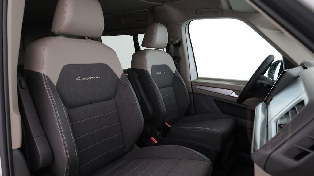 Volkswagen T7 California Coast TDI
