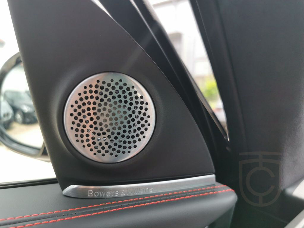BMW XM Label Red Massage M Driver´s Package Bowers&W