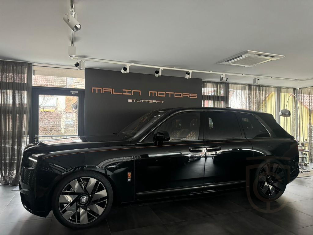 Rolls-Royce Cullinan II /STARLIGHT/23"/BESPOKE/BLACKCHROME