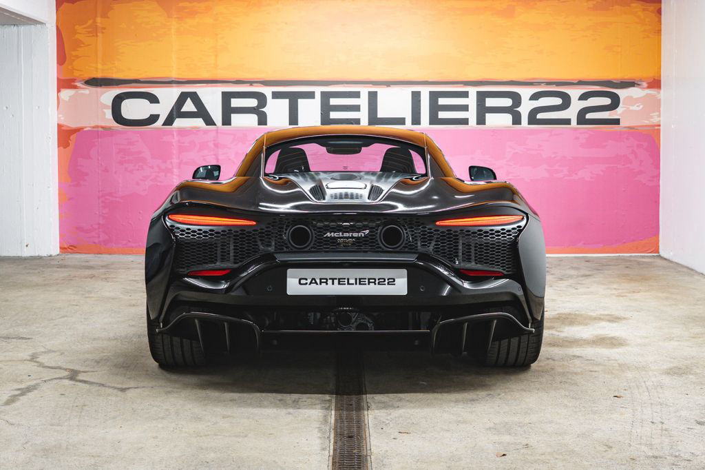McLaren ARTURA COUPE STOCK LIKE NEW PERFECT CONDITION