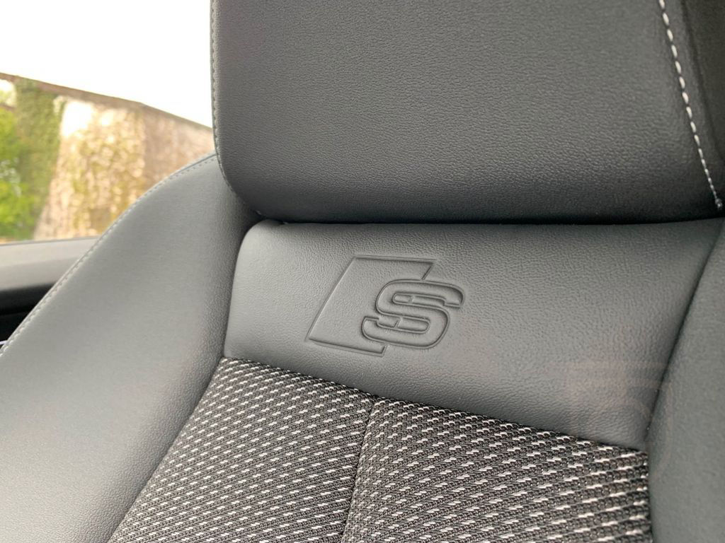 Audi Q4 40 e-tron 3x S-Line 21" PANO SONOS AHKvorbe
